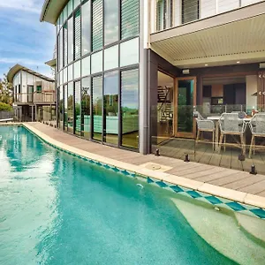 https://shelly-beach-seaside-home-a.hotelssunshinecoast.net